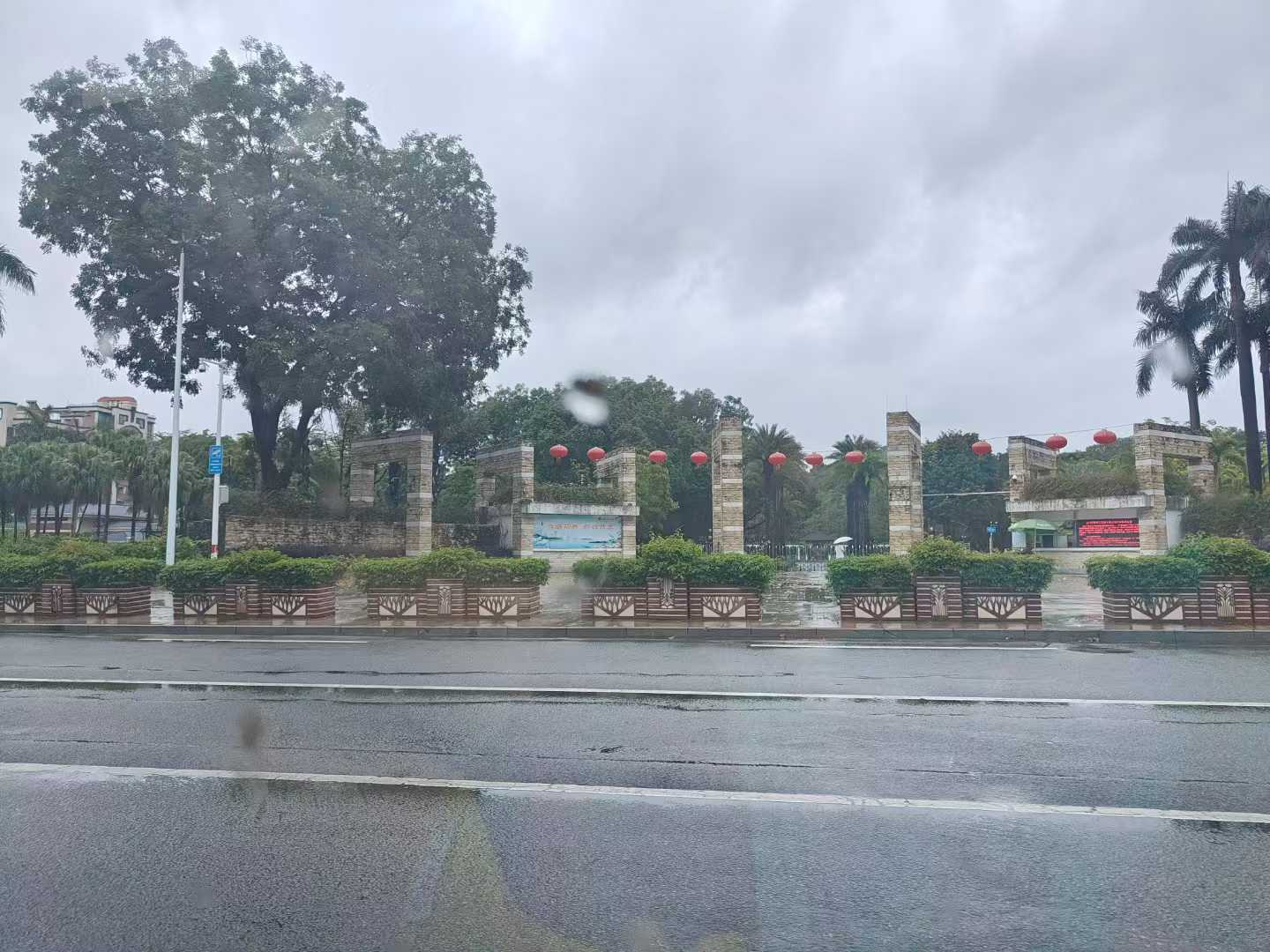 东湖(没记错的话)